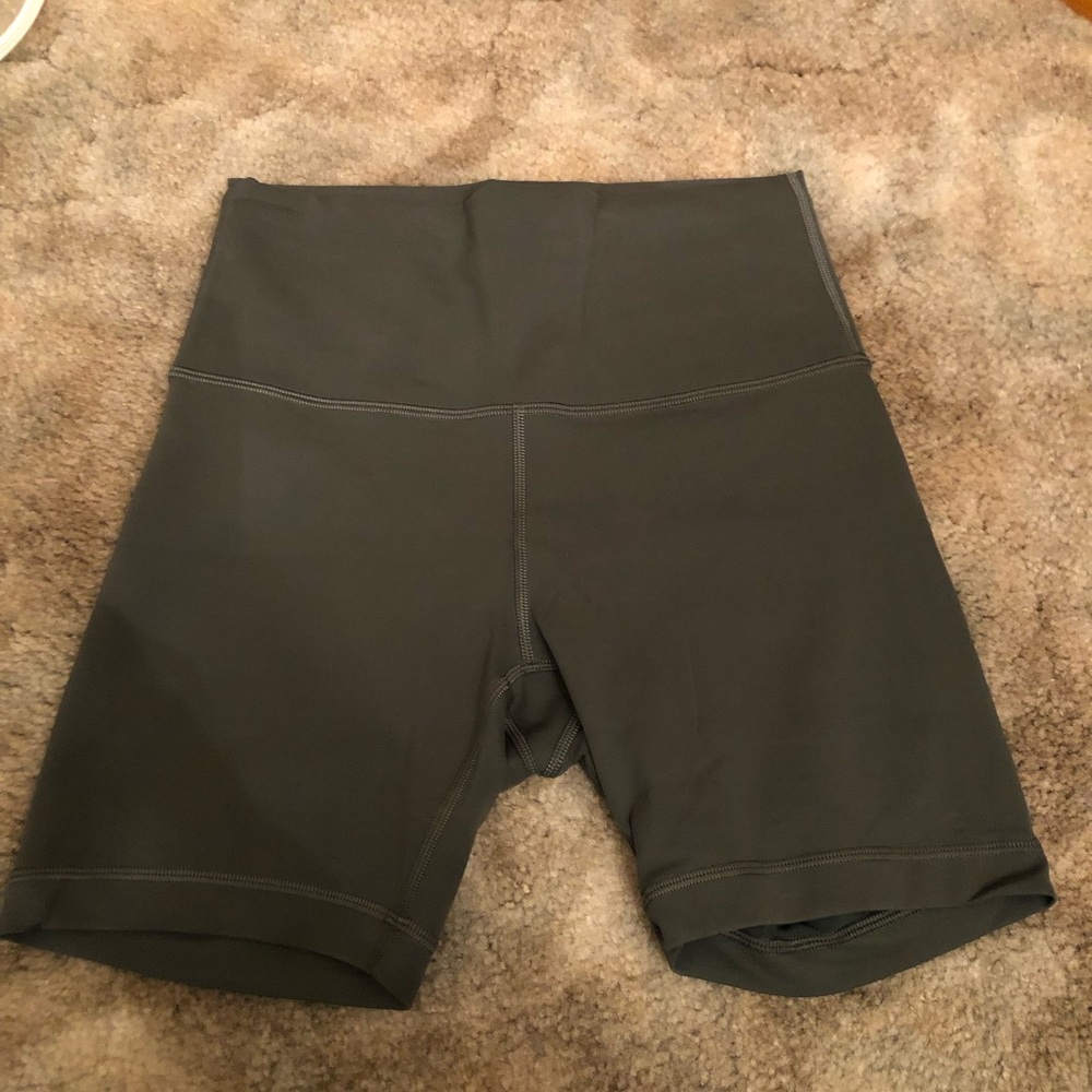 Lululemon Wunder Train Shorts 6inch